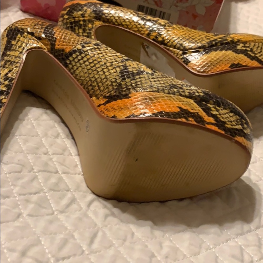 Super Cute Python High Heels - Picture 2 of 3